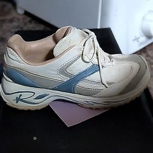 Willow hall age of elegance  collection